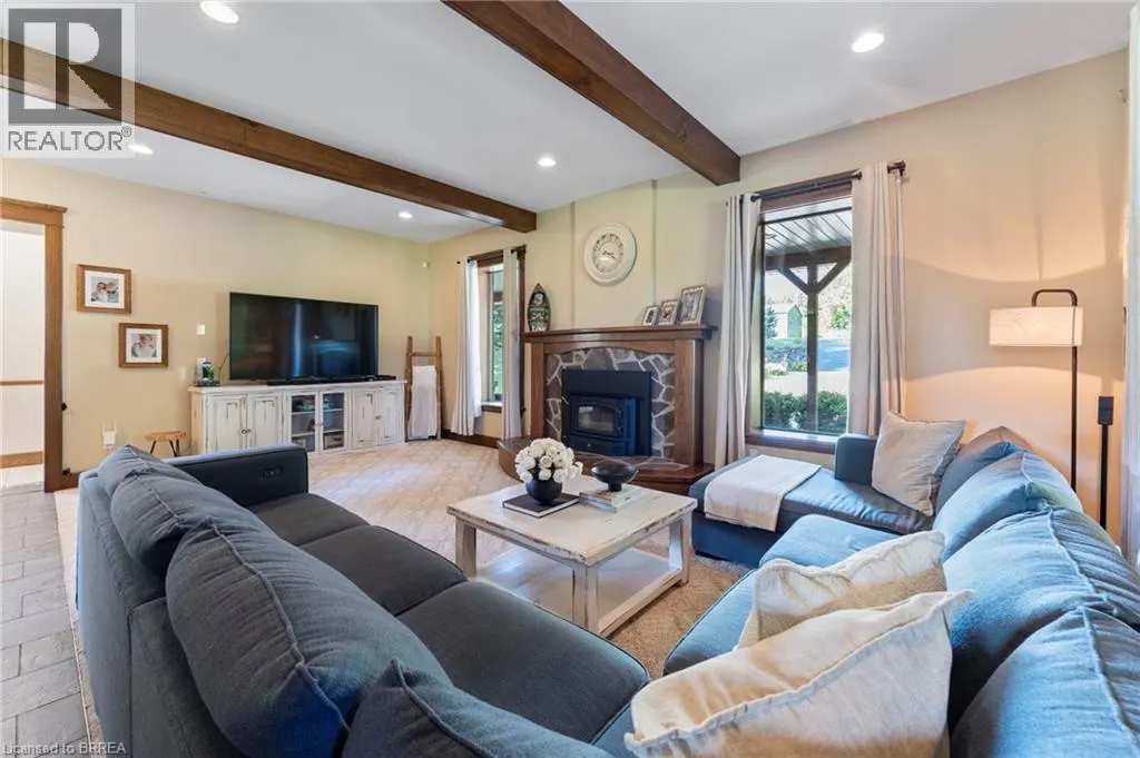 182 GOVERNORS Road E