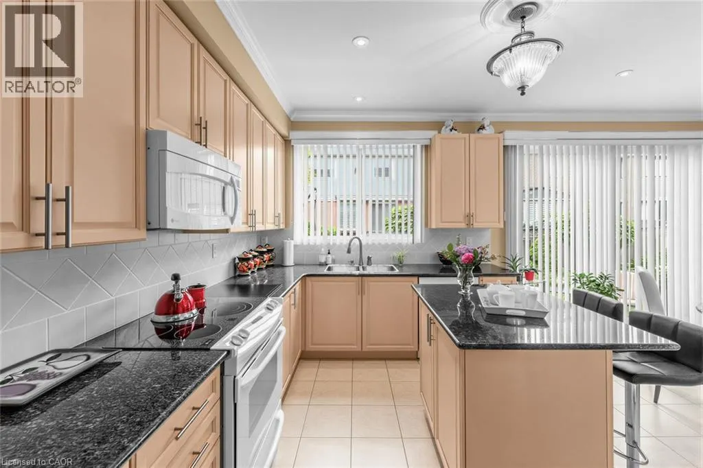 1098 HEPBURN Road
