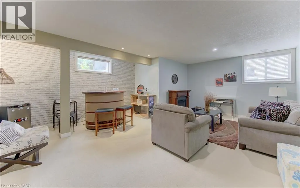725 ZURICH Drive