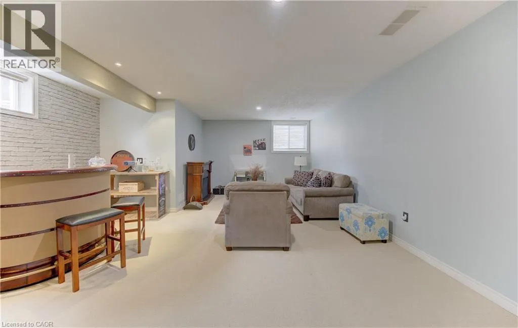 725 ZURICH Drive