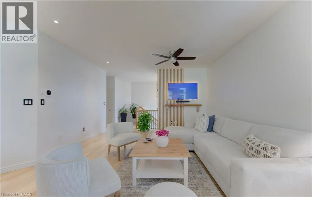 725 ZURICH Drive