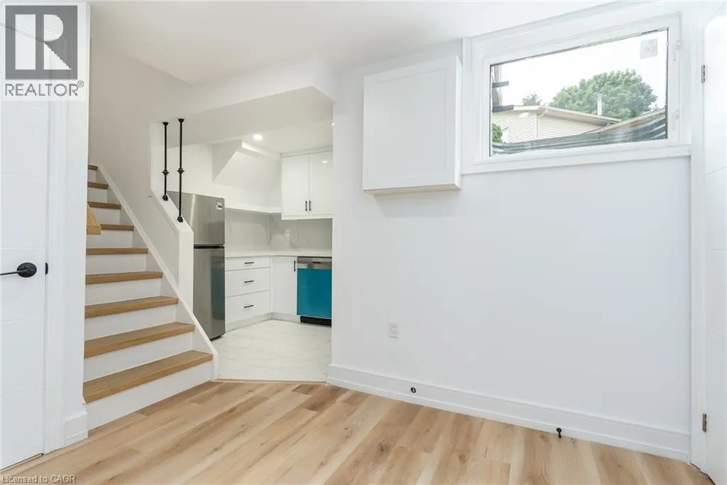 629 SETTLERSFIELD Court Unit# B #B