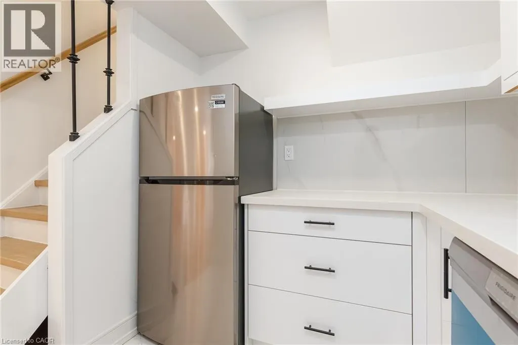 629 SETTLERSFIELD Court Unit# B #B
