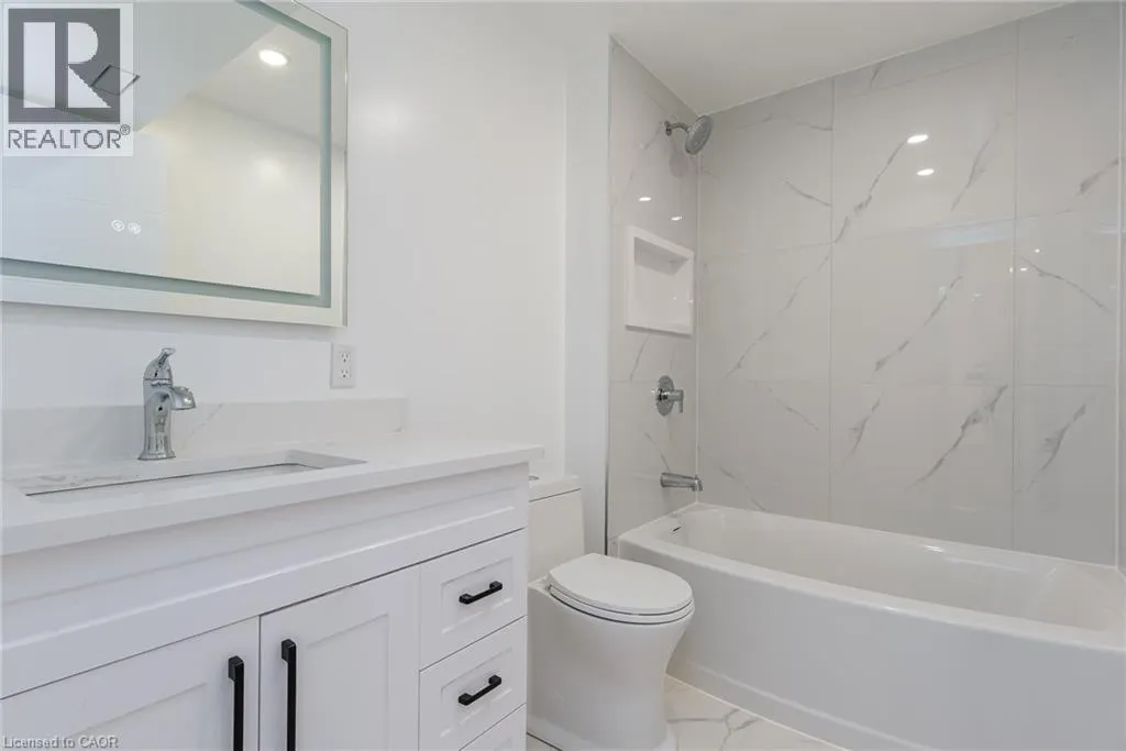 629 SETTLERSFIELD Court Unit# B #B