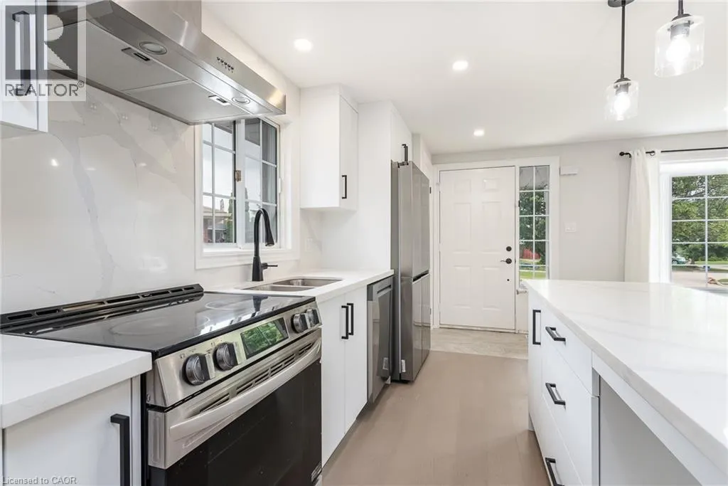 629 SETTLERSFIELD Court Unit# B #B