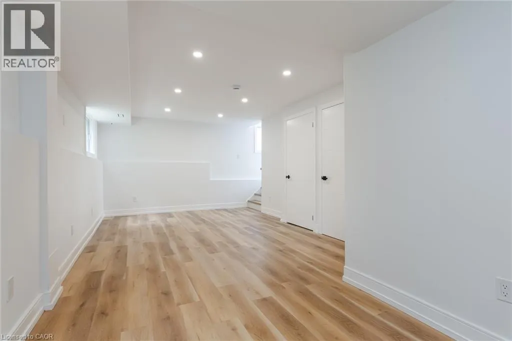 629 SETTLERSFIELD Court Unit# B #B