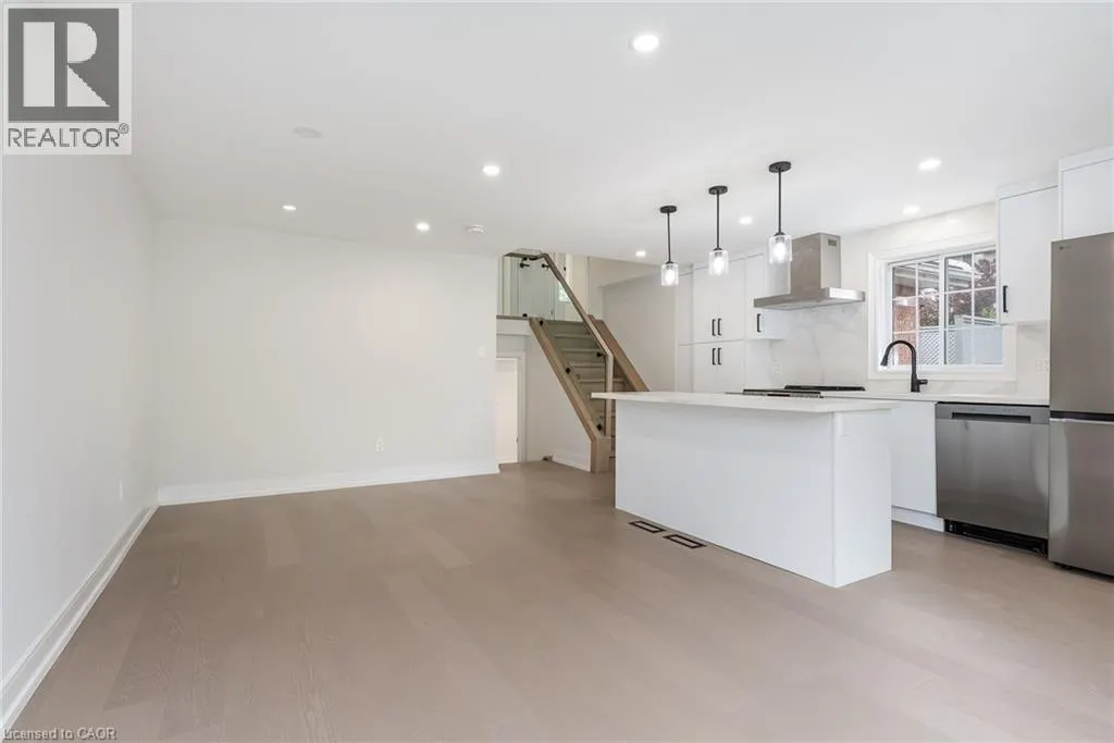 629 SETTLERSFIELD Court Unit# B #B