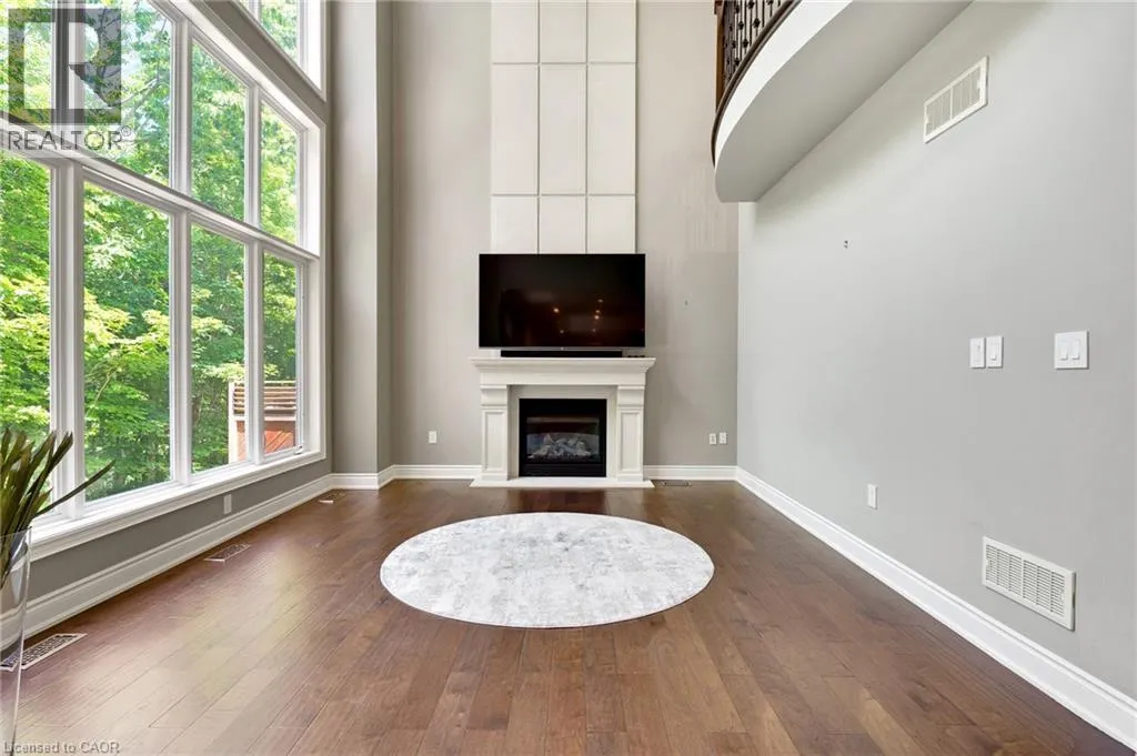 258 EDGEWATER Crescent Unit# 8 #8