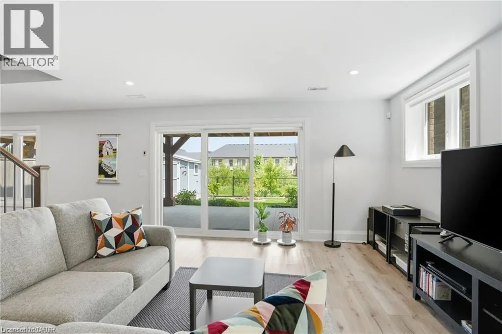 59 SWAN Avenue