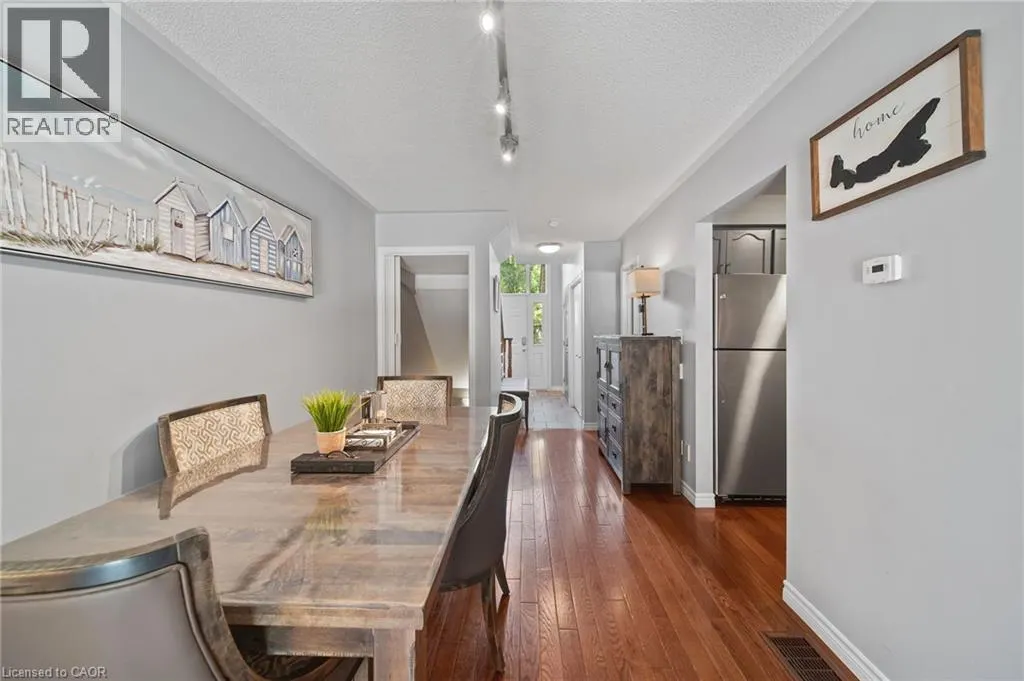54 ARGYLE Street S Unit# 4 #4