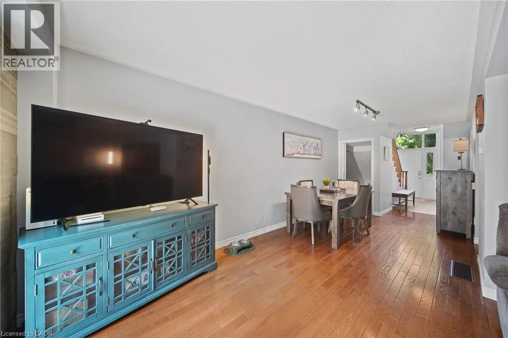 54 ARGYLE Street S Unit# 4 #4