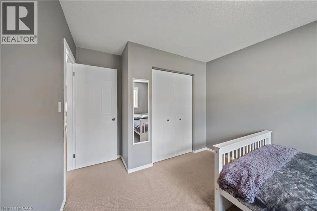 54 ARGYLE Street S Unit# 4 #4