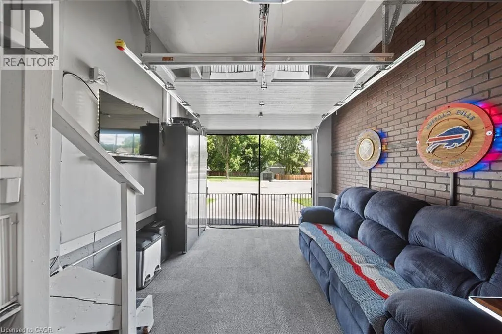 54 ARGYLE Street S Unit# 4 #4