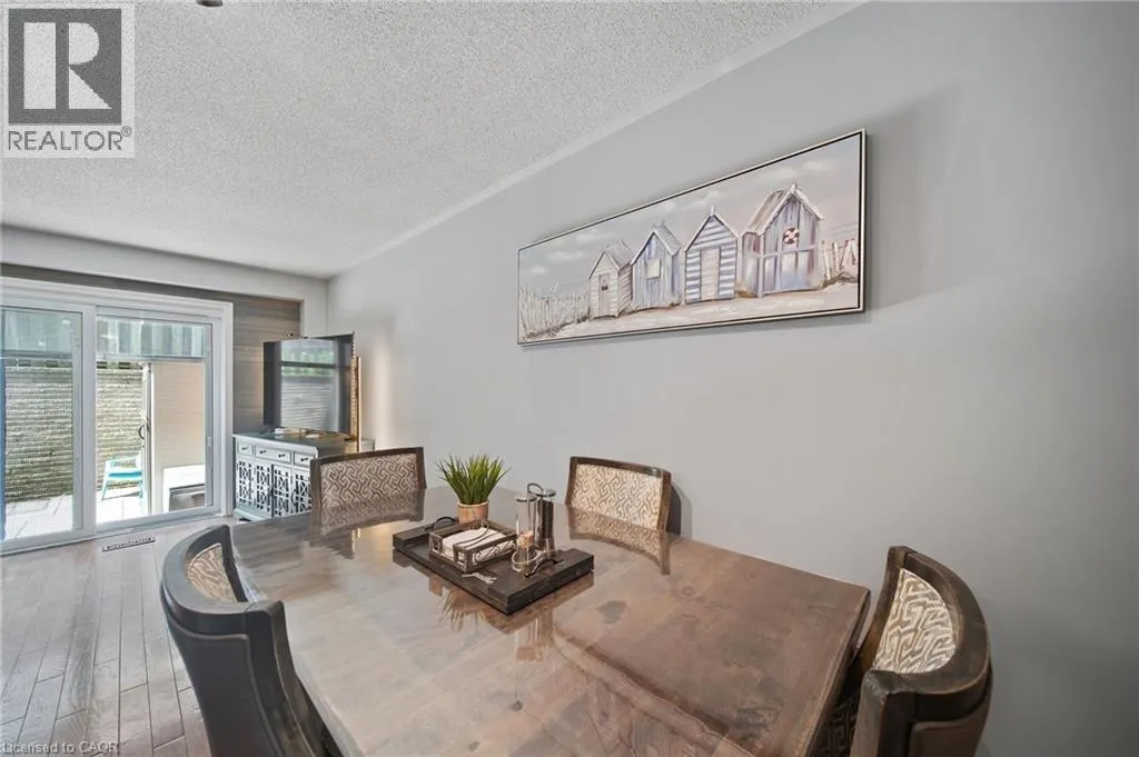 54 ARGYLE Street S Unit# 4 #4