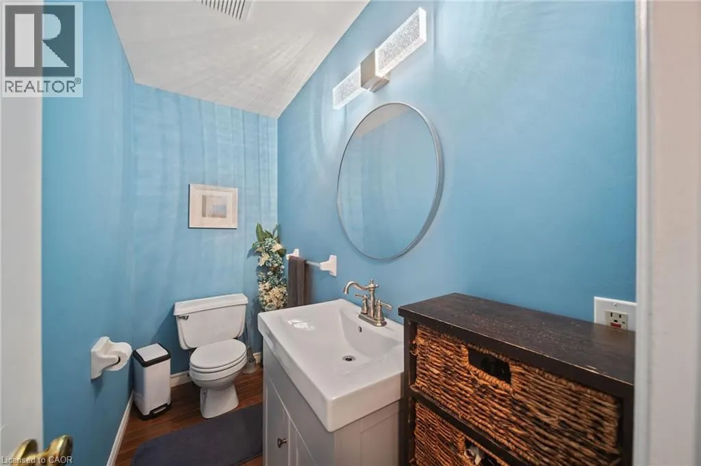 54 ARGYLE Street S Unit# 4 #4