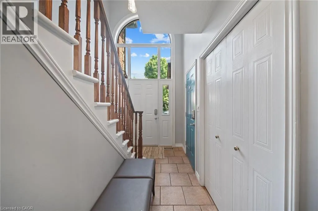 54 ARGYLE Street S Unit# 4 #4