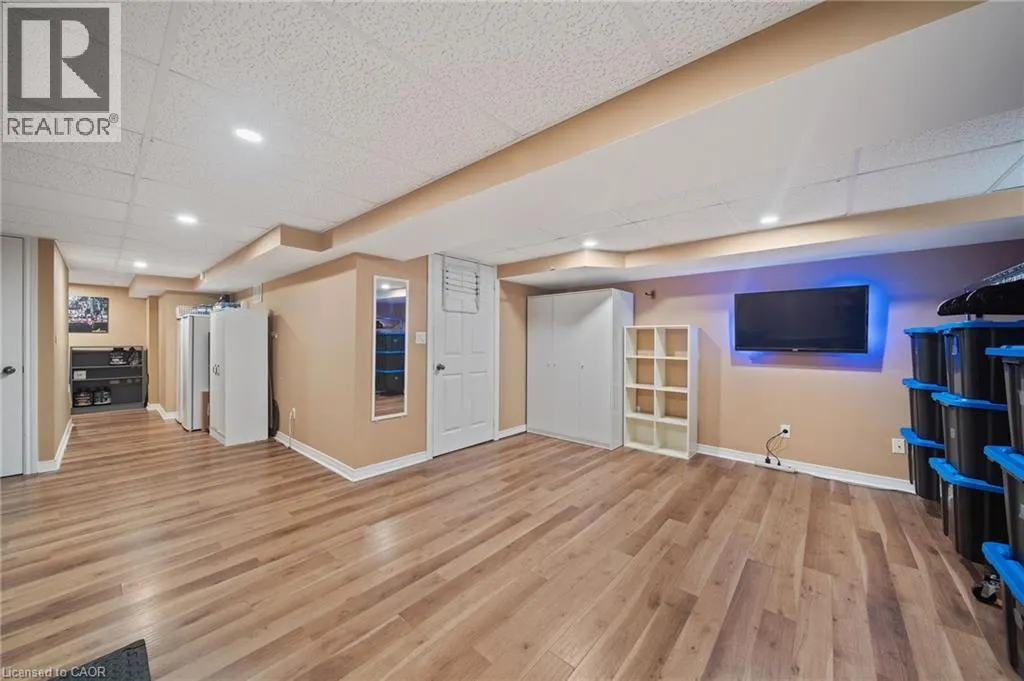 54 ARGYLE Street S Unit# 4 #4