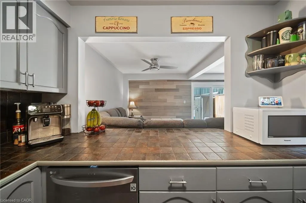 54 ARGYLE Street S Unit# 4 #4