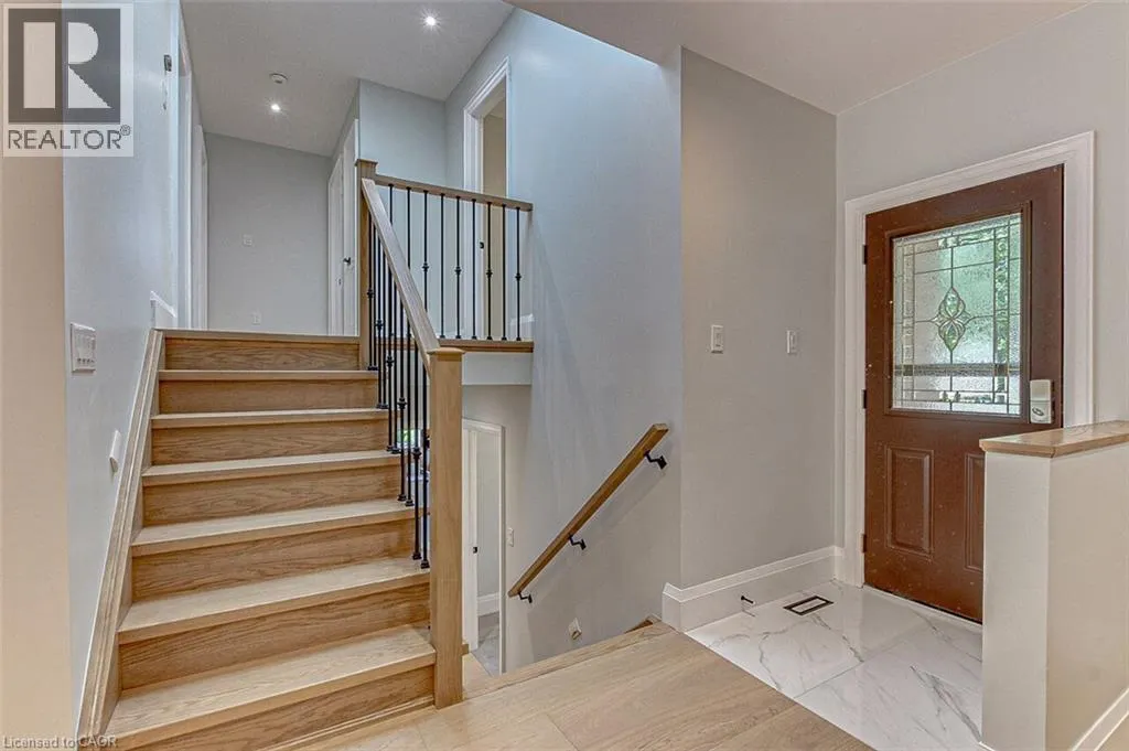 33 TYRELL Street
