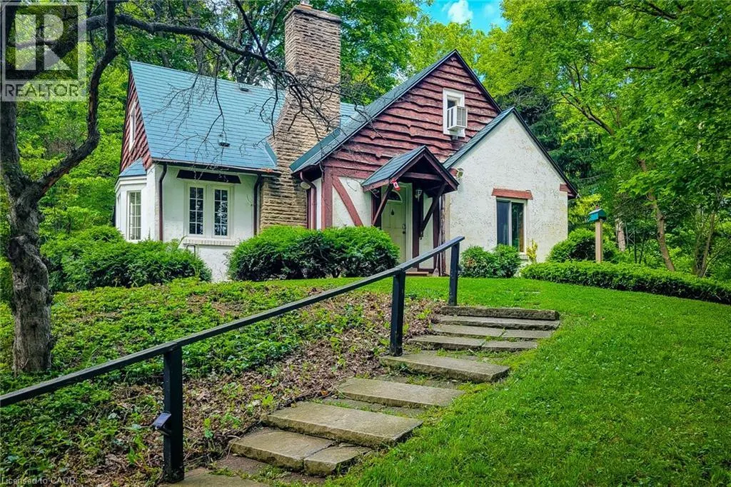 311 GOLF LINKS Road