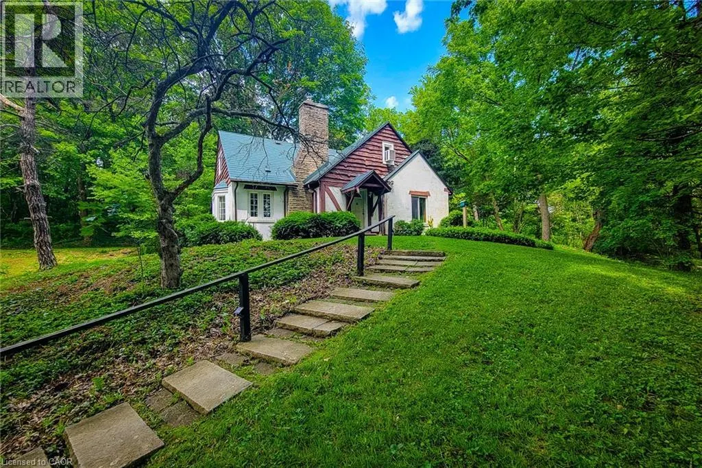 311 GOLF LINKS Road