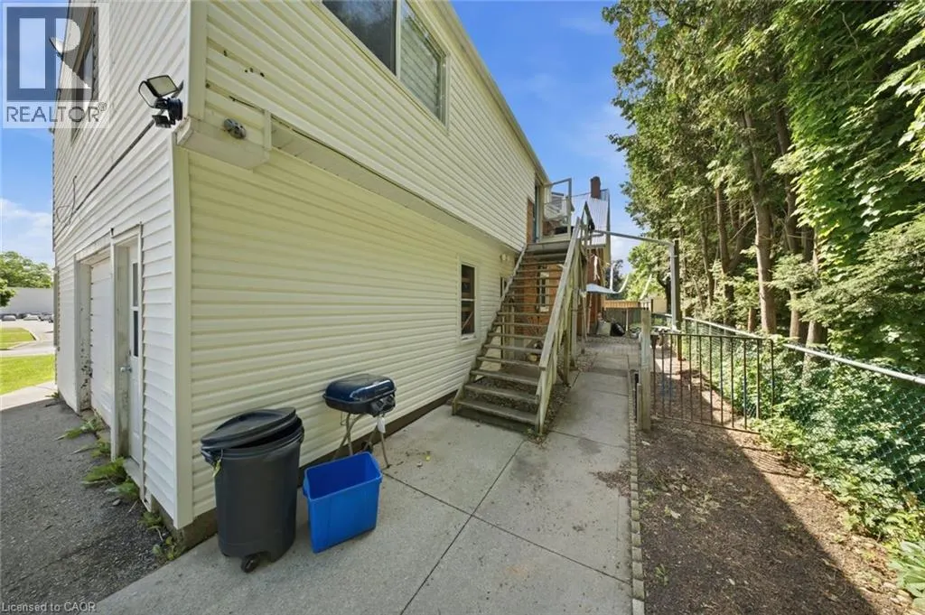 160 QUEEN Street