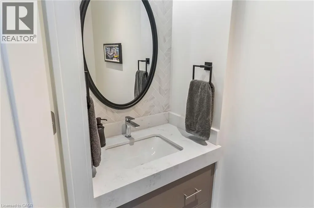123 MAURICE Drive Unit# 303 #303