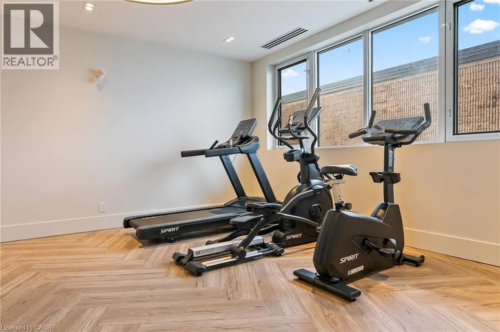 123 MAURICE Drive Unit# 303 #303
