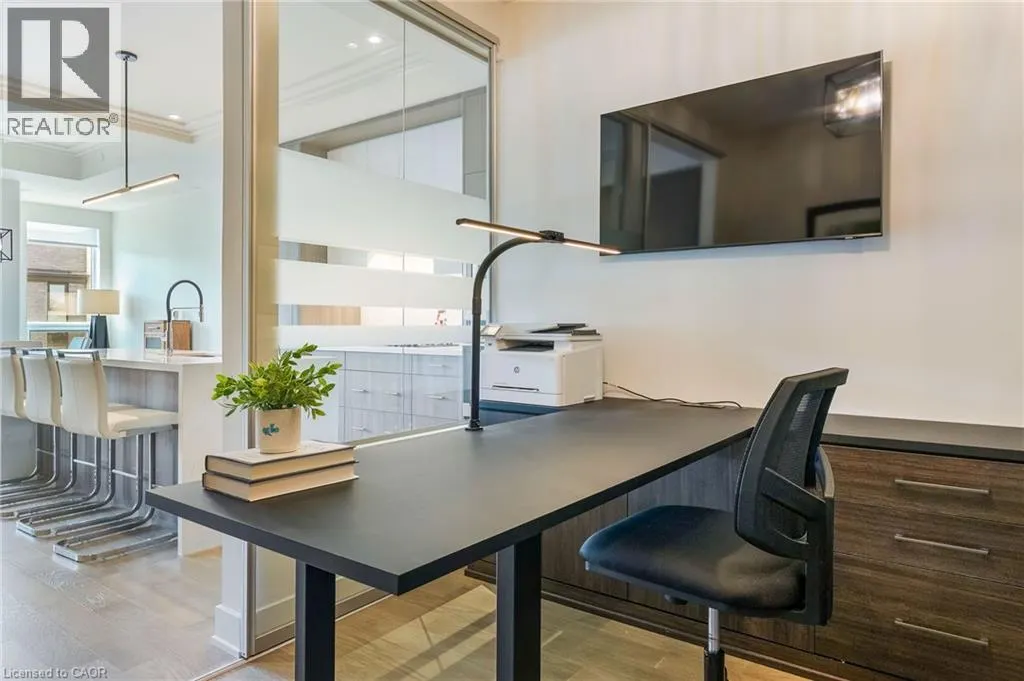 123 MAURICE Drive Unit# 303 #303