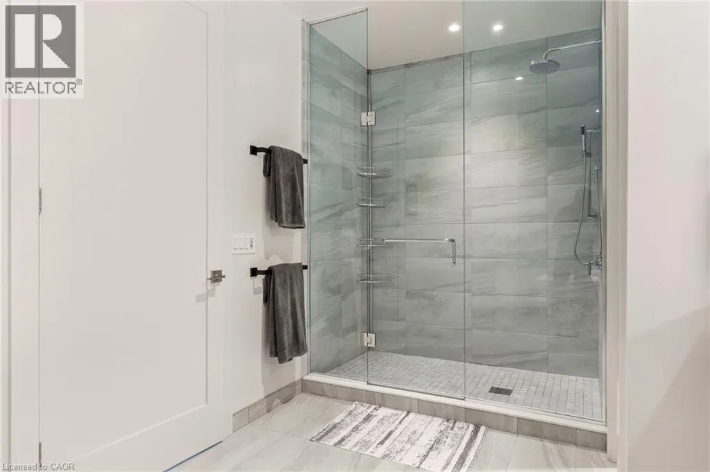 123 MAURICE Drive Unit# 303 #303