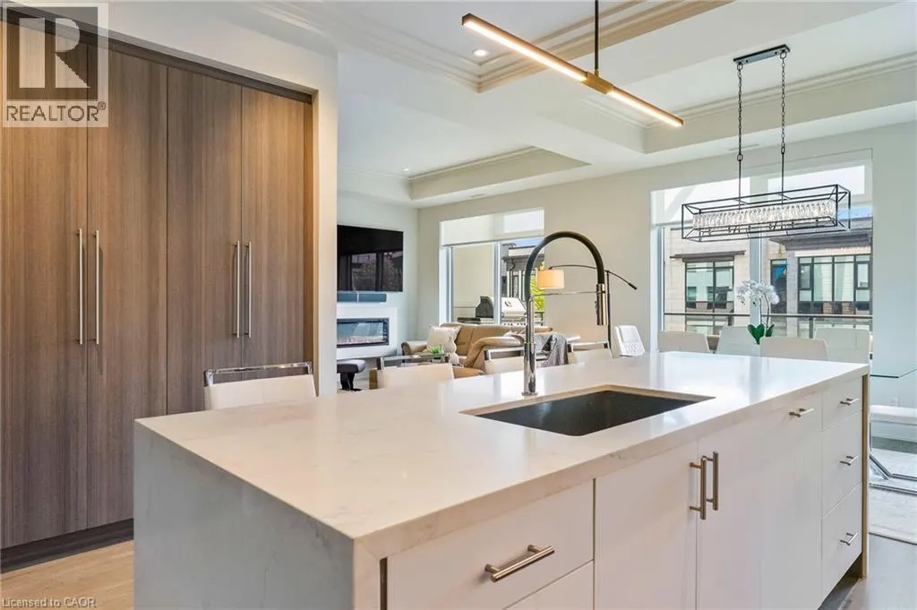 123 MAURICE Drive Unit# 303 #303