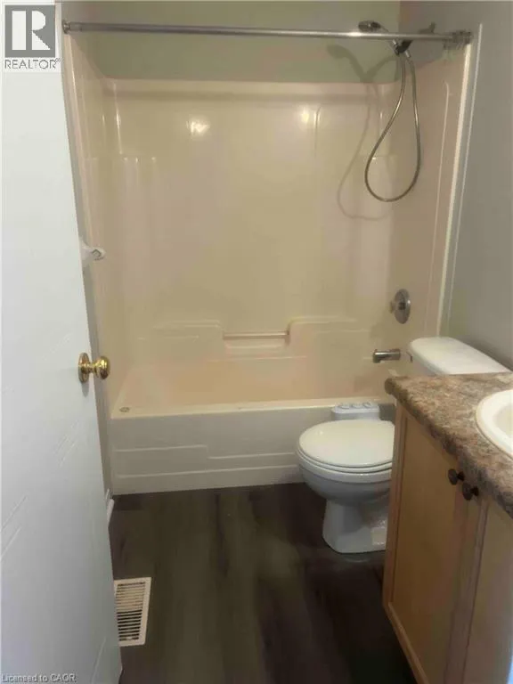 151 CLAIRFIELDS Drive E Unit# 4 #4