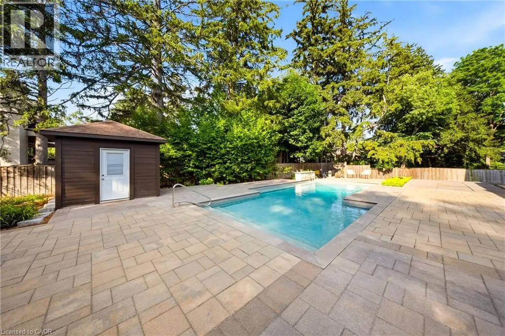 1098 LAKESHORE Road W