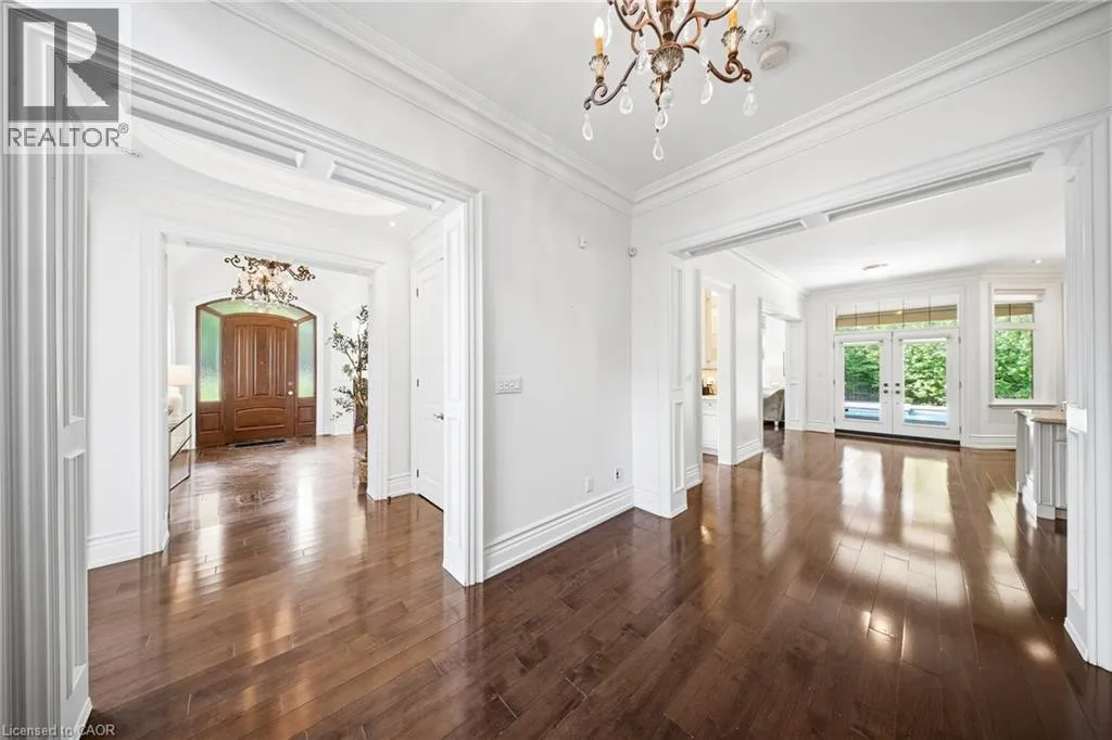 1098 LAKESHORE Road W