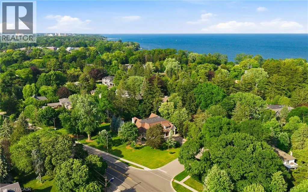 1098 LAKESHORE Road W
