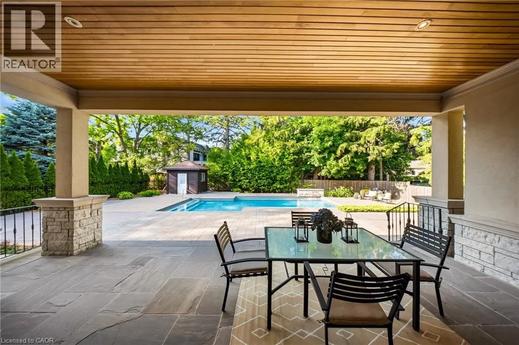 1098 LAKESHORE Road W