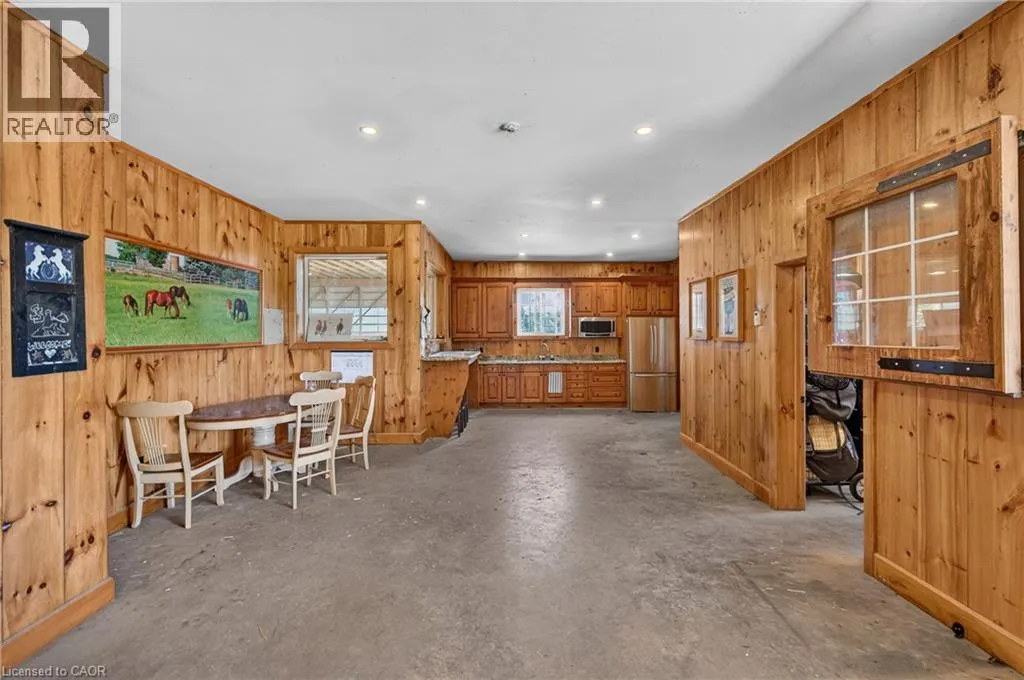 564 8TH CONCESSION Road E