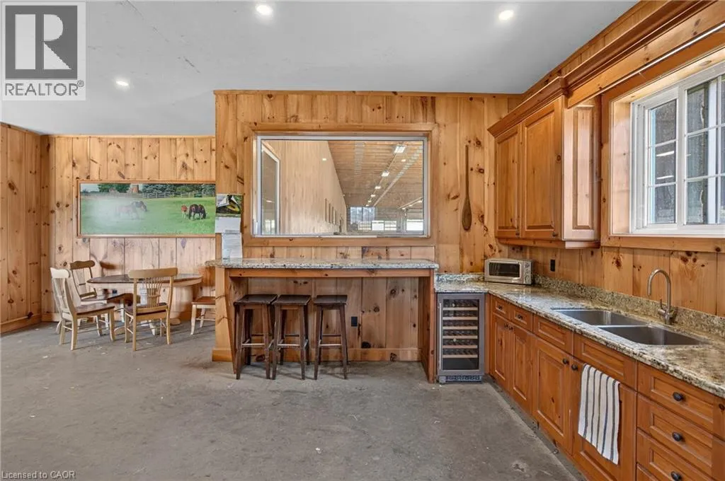 564 8TH CONCESSION Road E