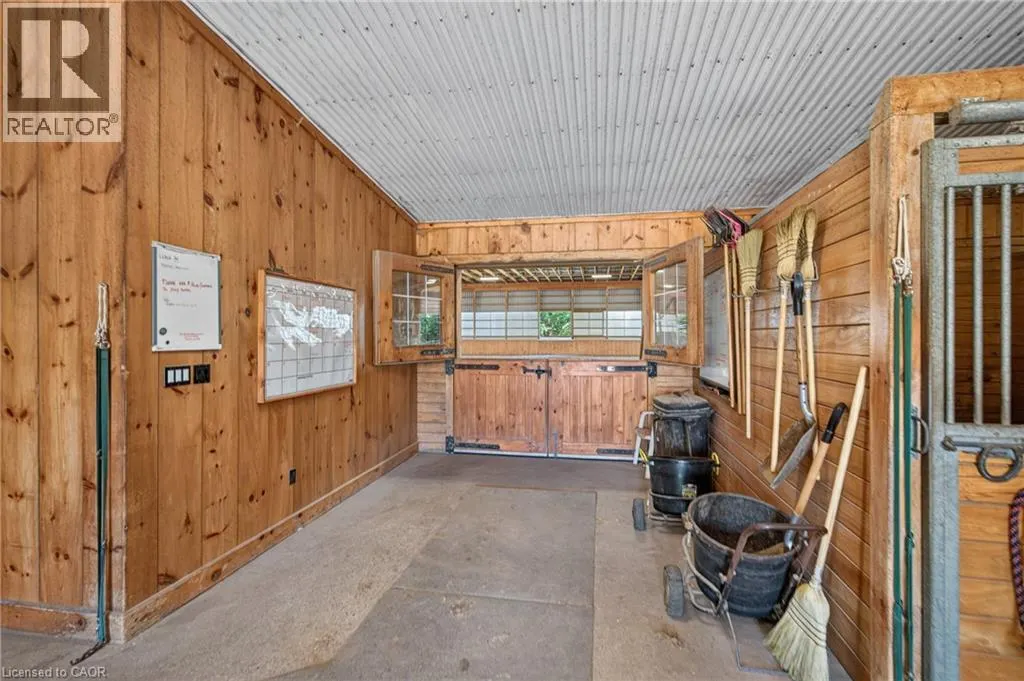 564 8TH CONCESSION Road E