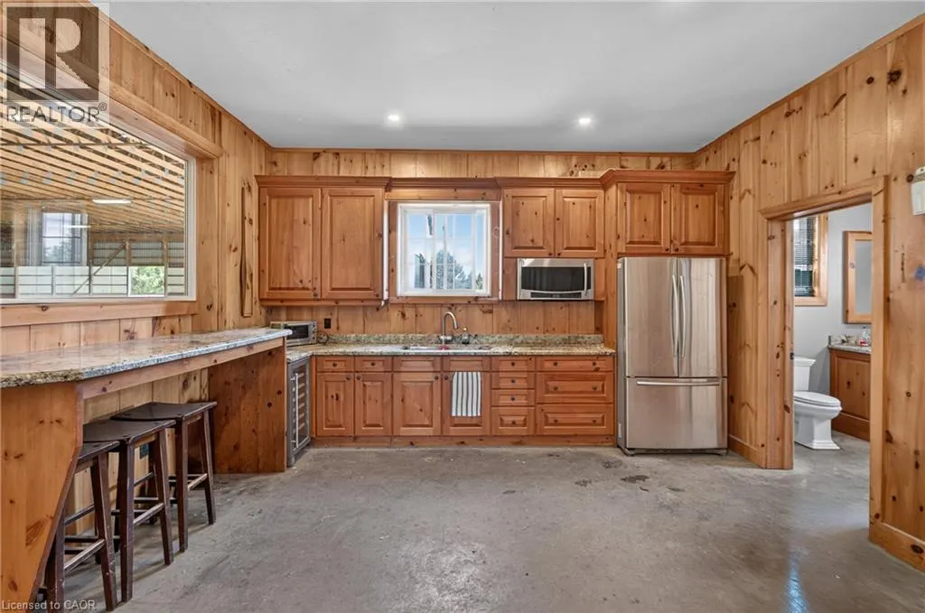 564 8TH CONCESSION Road E