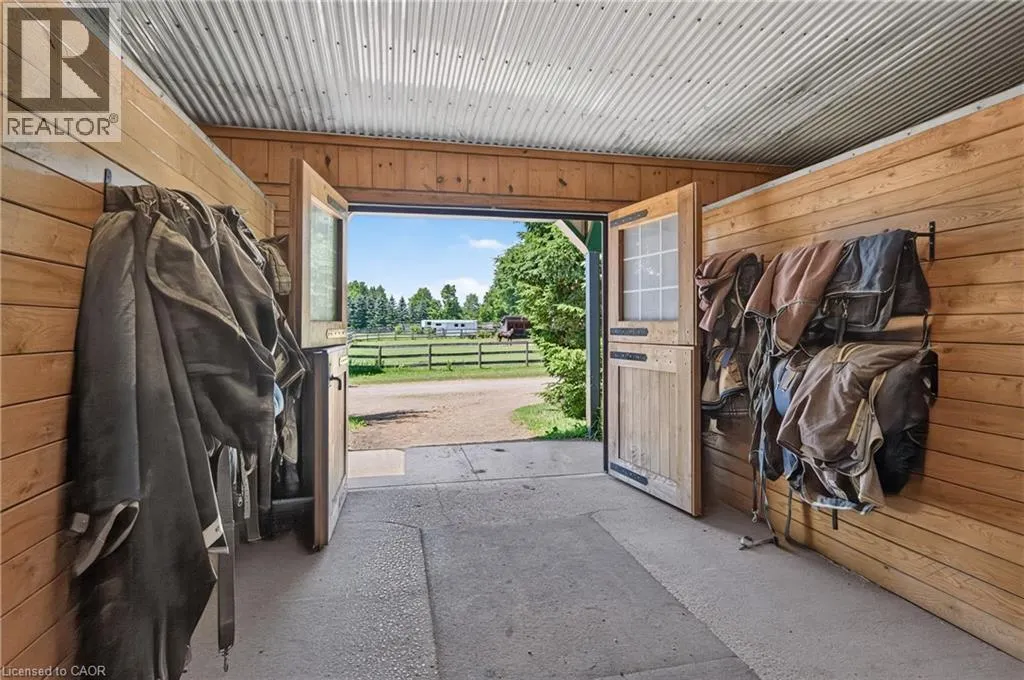 564 8TH CONCESSION Road E