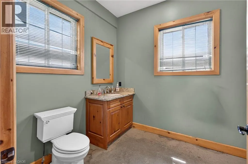 564 8TH CONCESSION Road E