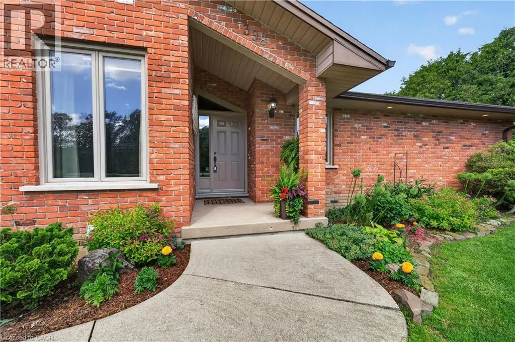 398 MOUNTAIN Road