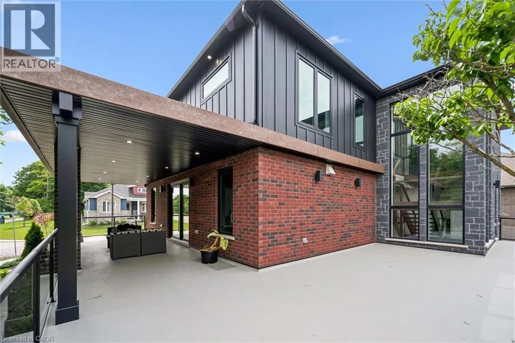11 CHERRYWOOD Lane