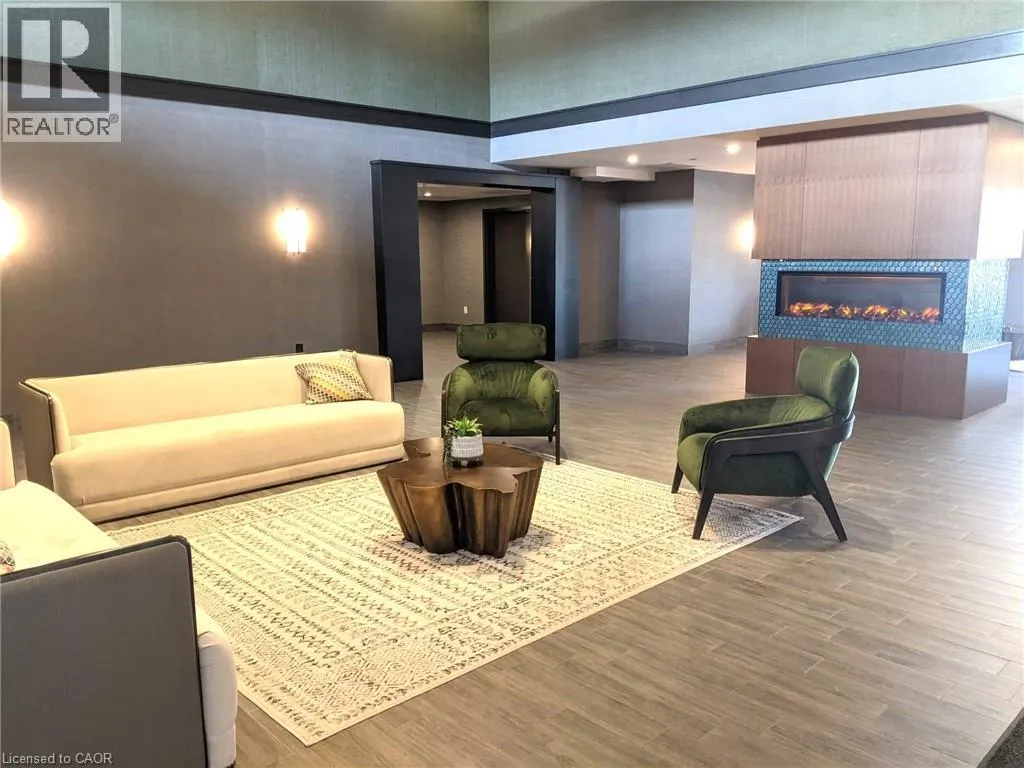450 DUNDAS Street E Unit# 428 #428