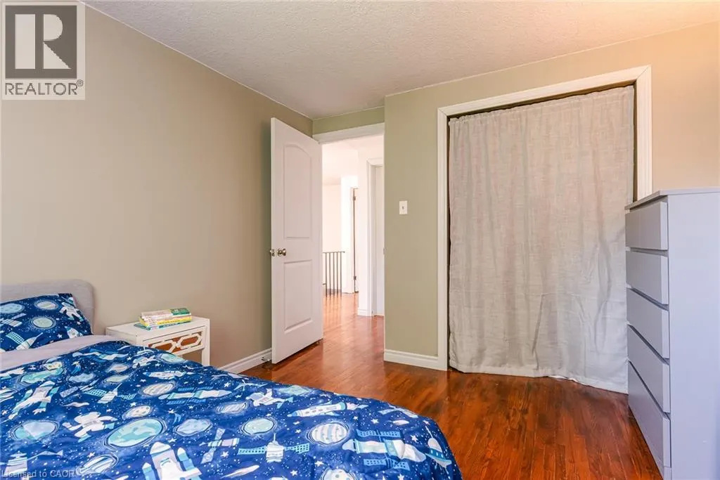 162 PARKSIDE Drive E