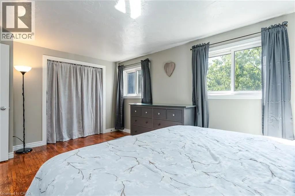 162 PARKSIDE Drive E