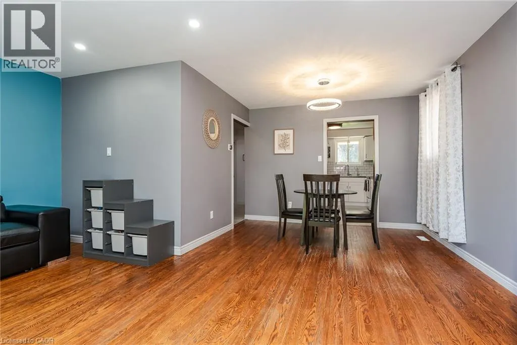 162 PARKSIDE Drive E