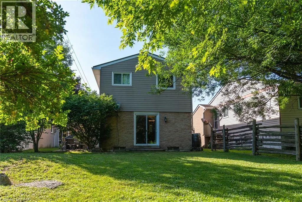162 PARKSIDE Drive E