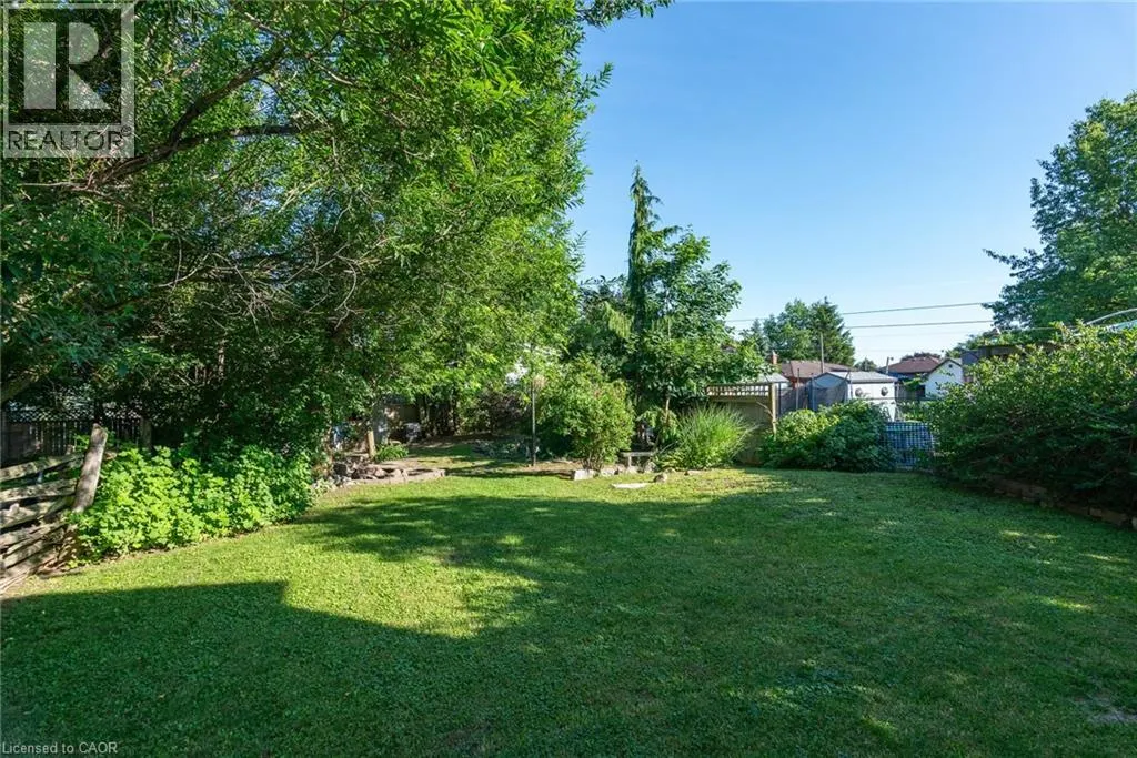 162 PARKSIDE Drive E